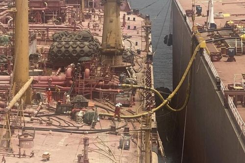 Rút 1 triệu thùng dầu khỏi tàu bị phân hủy ngoài khơi biển Đỏ