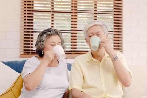 Lý do nhiều người sử dụng nước điện giải ion kiềm