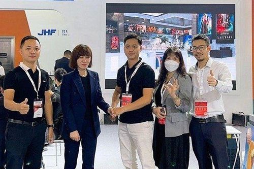 Công ty TNHH UV247 SOLUTIONS - Giải pháp in ấn uy tín dành cho thương hiệu Việt