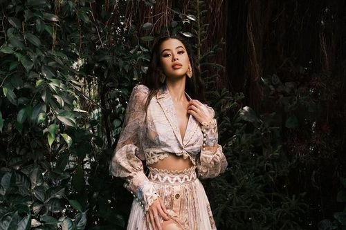 Người đẹp Tiên Nguyễn nổi bật cùng thời trang hàng hiệu tôn làn da nâu