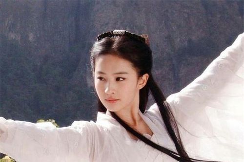 Đi tìm Tiểu Long Nữ kiều diễm nhất: Lý Nhược Đồng, Lưu Diệc Phi hay Angelababy?