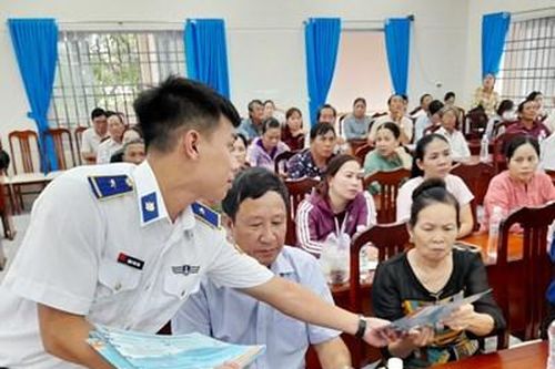 Vùng Cảnh sát biển 3 tuyên truyền, phổ biến pháp luật biển, đảo cho ngư dân