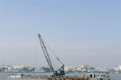 Thu hồi nhiều giấy phép khai thác cát trên sông Tiền, sông Hậu