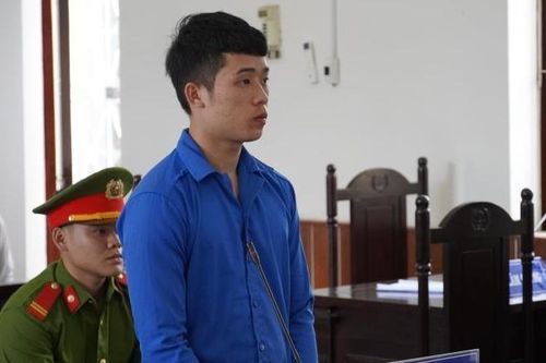 'Nghịch tử' đâm cha suýt chết