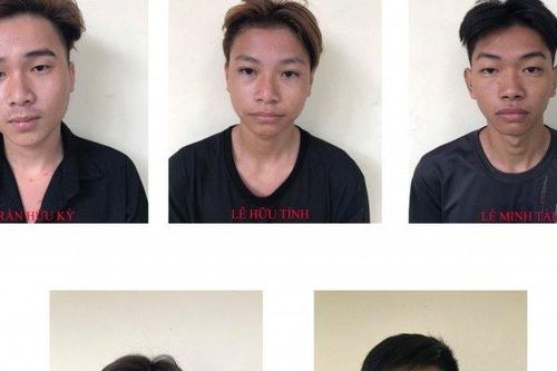 Nhóm thanh niên xông vào đám tang đập phá, chém bị thương chủ nhà