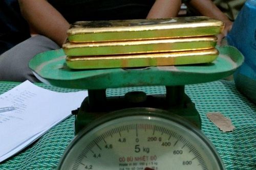 Khởi tố 5 đối tượng liên quan vụ vận chuyển trái phép vàng qua biên giới An Giang