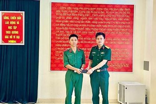Học viên nhặt được của rơi trả người đánh mất