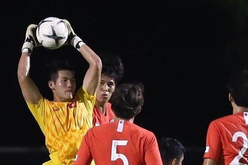 Cựu thủ môn U19 Việt Nam bị cấm thi đấu vì nghi ngờ tiêu cực