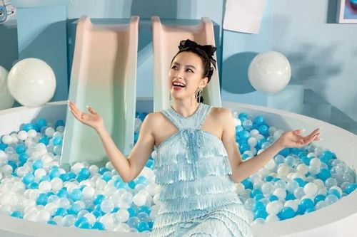 Angela Phương Trinh 'ngọt như kẹo bông' ở sự kiện, làn da căng bóng gây chú ý