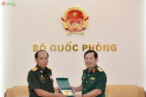 Thượng tướng Lê Huy Vịnh tiếp đoàn Tổng cục Kỹ thuật, Bộ Quốc phòng Lào
