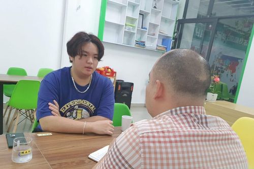 Nam sinh lớp 11 tại Hải Phòng tự ôn luyện đạt IELTS 8.0