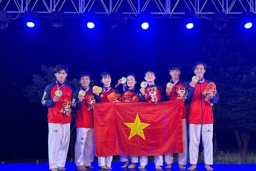 Vận động viên Taekwondo Hứa Văn Huy đạt thành tích cao tại Giải vô địch đồng đội biểu diễn taekwondo thế giới lần I/2023