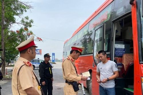 Thanh Hóa: Xử lý hơn 240 xe ô tô vận tải hành khách, xe container vi phạm