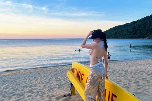 Tập luyện độ vòng 3, đến ngày Trâm Anh khoe body 'cực cháy' trên bãi biển