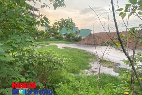 Điểm tin Môi trường ngày 23/8: Vĩnh Phúc lấy mẫu nước thải công ty Prime