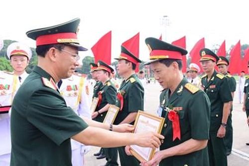 Phát huy vai trò cán bộ, đoàn viên công đoàn bên Lăng Bác