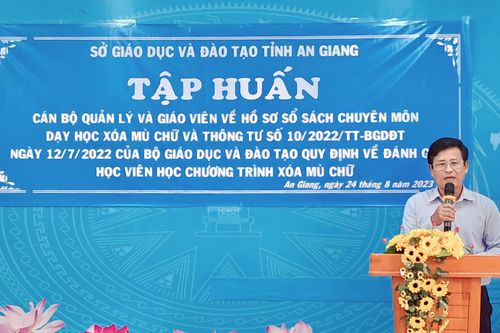An Giang triển khai thực hiện công tác xóa mù chữ vùng dân tộc và miền núi