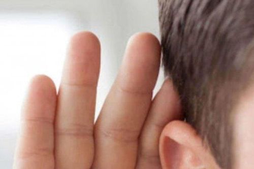 Nam thanh niên 30 tuổi điếc đột ngột sau khi bị ngạt, chảy mũi