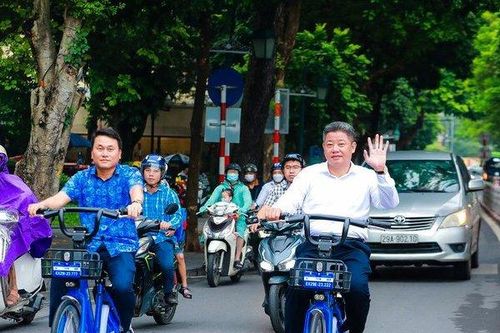 Lãnh đạo Tp.Hà Nội trực tiếp trải nghiệm dịch vụ xe đạp công cộng