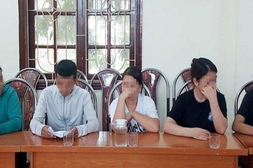 Xử phạt nhóm 'Bông hồng đen' tự ý lấy mẫu xét nghiệm học sinh