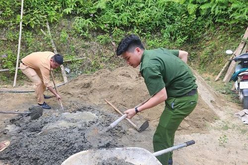 Sức trẻ quân hàm xanh