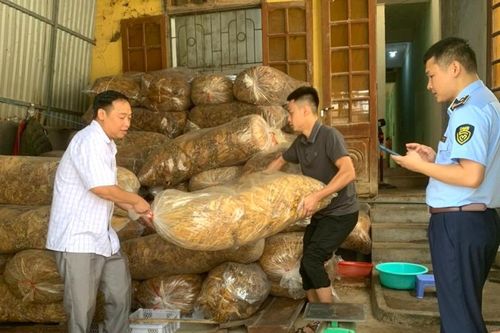 Phát hiện 800kg nguyên liệu thuốc lá không rõ nguồn gốc