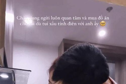 Nhâm Mạnh Dũng và bạn gái thoải mái 'khóa môi' trên story