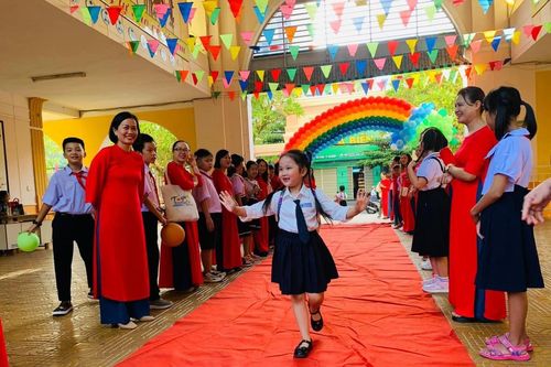 Học sinh đầu cấp ở Đà Nẵng tựu trường