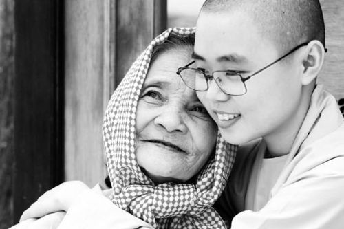 Từ chuyện xưa ngẫm chữ Hiếu thời hiện đại