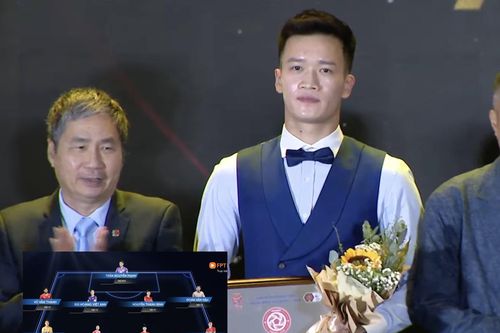 Hoàng Đức giành giải Cầu thủ xuất sắc nhất V.League 2023