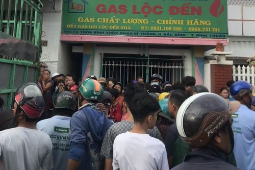 Bình Thuận: Xe máy tông vào đuôi xe tải, 2 người tử vong