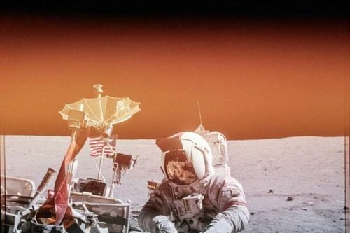 Ảnh màu chấn động thế giới những chuyến bay lên Mặt Trăng của NASA