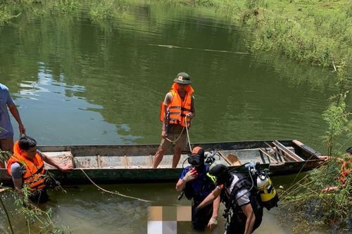 Người đàn ông lặn bắt cá, kẹt trong ống cống tử vong