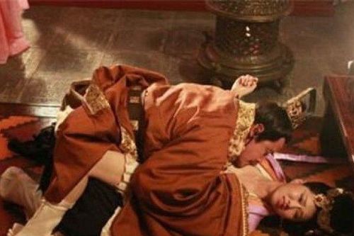 Hoàng đế TQ đầu tiên cho buôn quan bán tước lấy tiền tiêu, sống buông thả không ai bì kịp