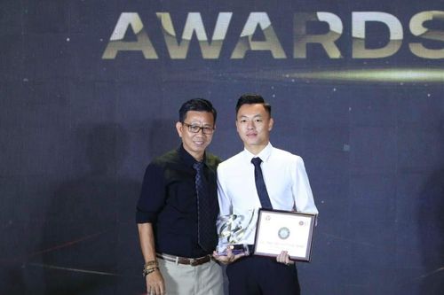 Tiền vệ Thái Sơn đoạt giải Cầu thủ trẻ xuất sắc nhất V-League 2023; Lộ diện bảng tử thần UEFA Champions League