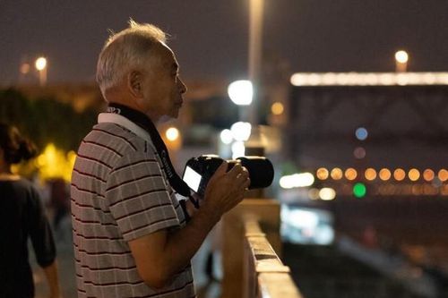 Vợ mất, tôi không nói chuyện với con trai vì 1 lý do, ngoài 60 tuổi đi du lịch sau khi bán căn nhà thành phố trị giá 29 tỷ đồng