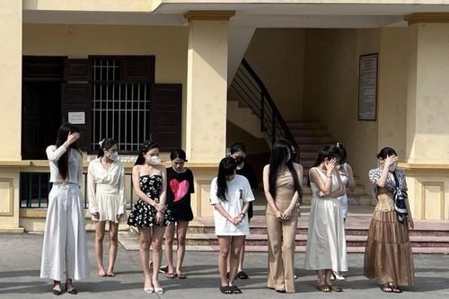 Hưng Yên: 21 nam nữ 'bay lắc' trong nhà nghỉ Rolex