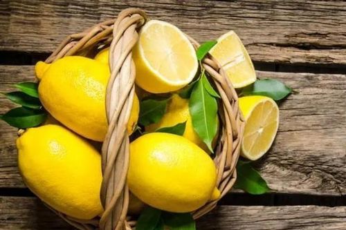 Đặt quả chanh đầu giường trước khi ngủ, kinh ngạc điều xảy ra