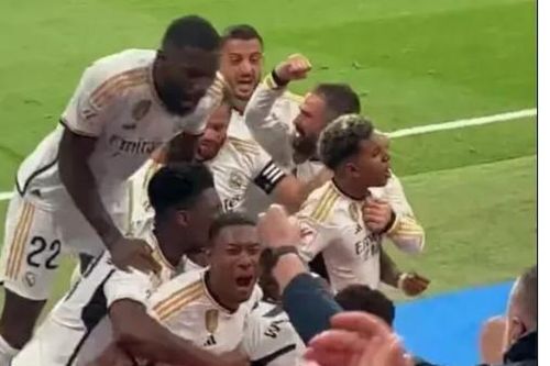 Video màn ăn mừng 'điên rồ' của cầu thủ Real Madrid