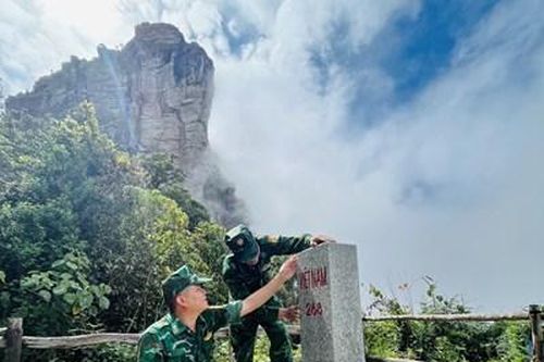 Về bản Cột Mốc lắng nghe hơi thở biên cương