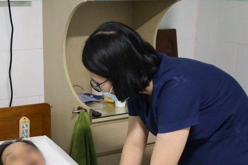 Khối u xơ 3 kg trong tử cung người phụ nữ suốt 7 năm
