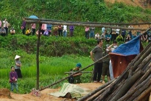 Dấu vết bất thường trên thi thể 2 vợ chồng ở đoạn đường vắng