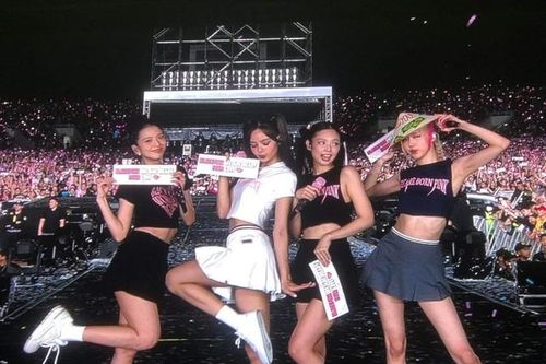 BlackPink thu 264,5 triệu USD, phá kỷ lục của BTS