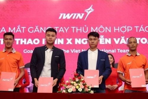 Thể thao IWin hợp tác cùng thủ môn Văn Toản