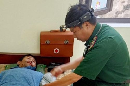 Lực lượng Biên phòng Thanh Hóa kịp thời cứu một ngư dân trôi dạt trên biển