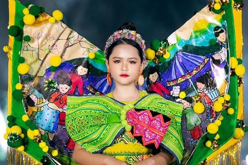 Miss Baby Việt Nam 2021 Gia Hân chia sẻ ước mơ với trẻ vùng cao bằng thời trang thổ cẩm