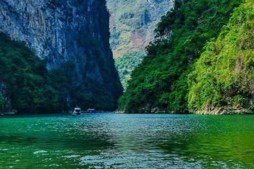 Vụ cô gái khoe thân trên sông Nho Quế: Hệ lụy từ chiêu trò câu like, view 'rẻ tiền'