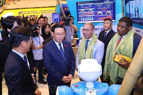 Hội nghị Nghị sĩ trẻ toàn cầu: Khai mạc Triển lãm 'Khát vọng Việt Nam'