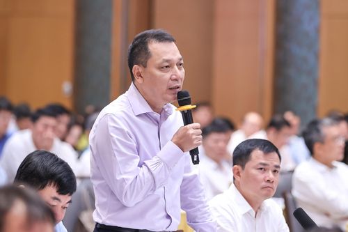 Chính phủ lắng nghe, các 'đầu tàu kinh tế' hiến kế