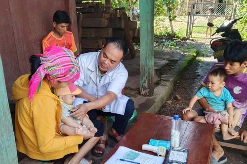 Hết lòng vì sức khỏe người dân vùng cao biên giới